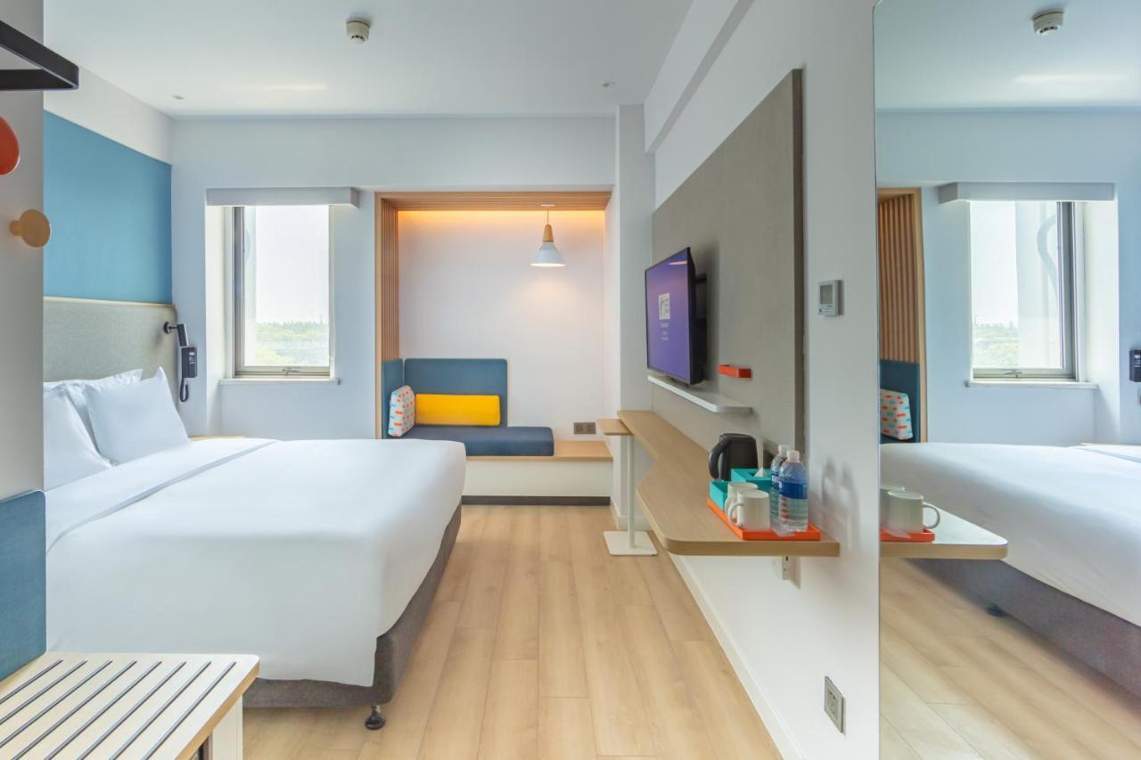 Holiday Inn Express Shanghai Pudong Airport By Ihg Экстерьер фото