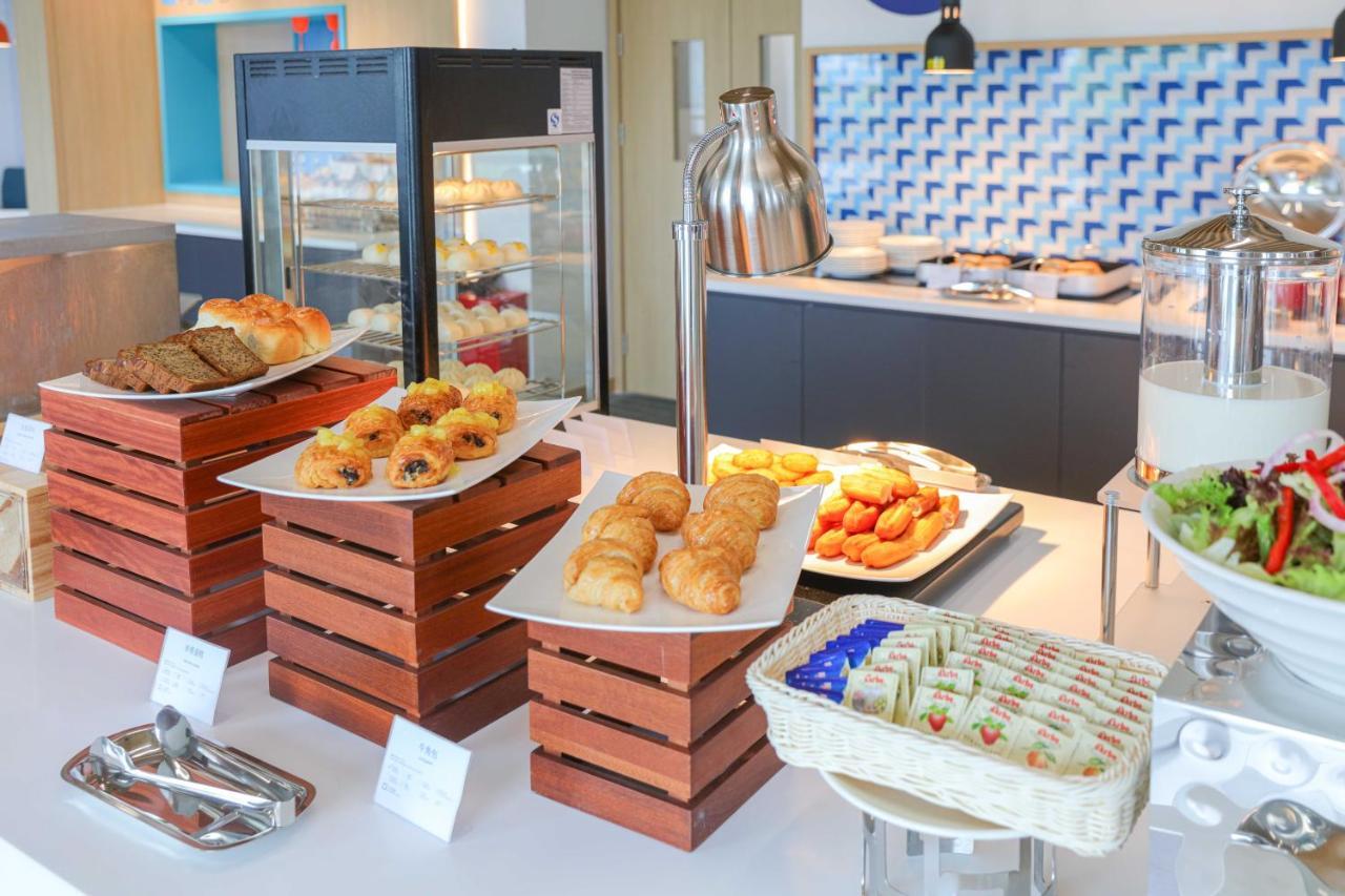 Holiday Inn Express Shanghai Pudong Airport By Ihg Экстерьер фото