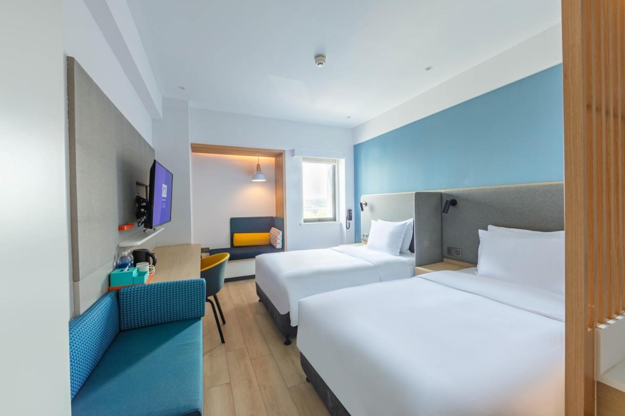 Holiday Inn Express Shanghai Pudong Airport By Ihg Экстерьер фото