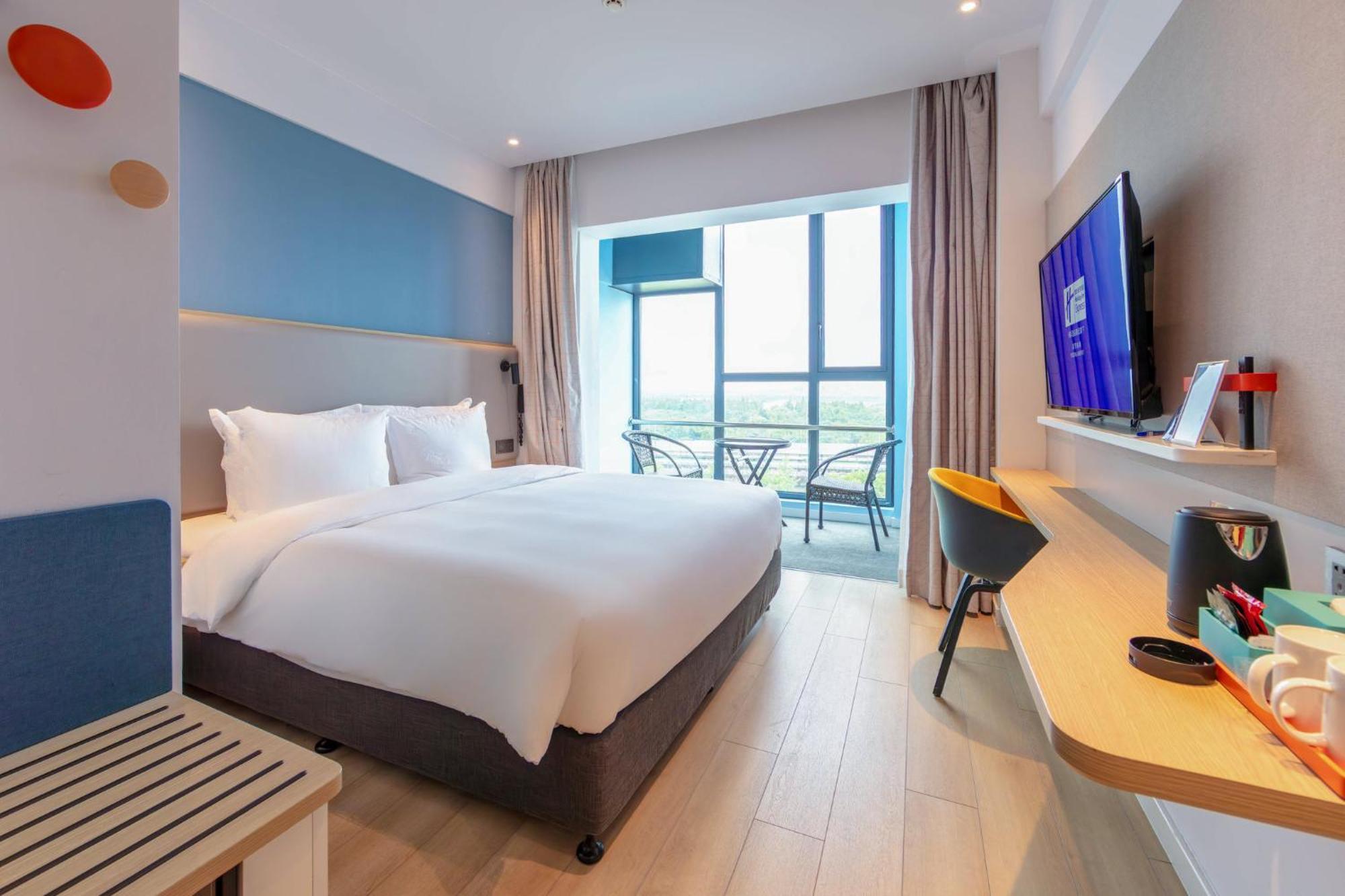 Holiday Inn Express Shanghai Pudong Airport By Ihg Экстерьер фото
